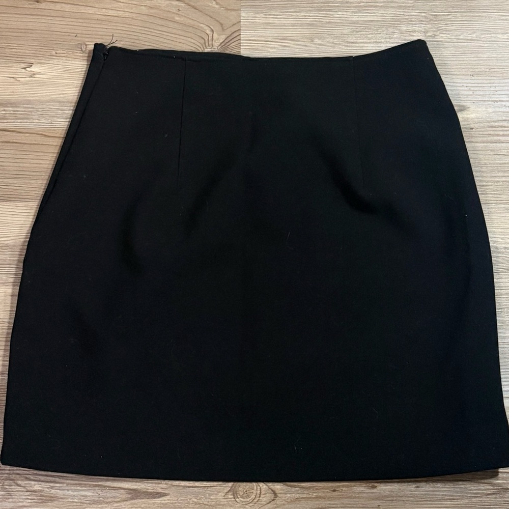 Express Black Mini Skirt - Picture 2 of 8